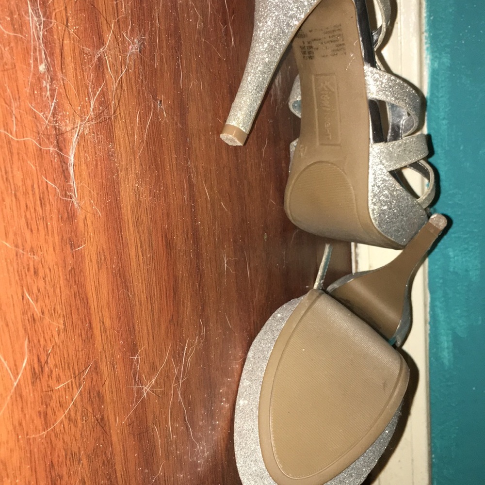 Shoes - Picture 2 of 3